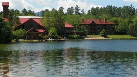 Deer park resort - Mountain Condo - Deer Park Resort. Recently updated 3 bedroom condo in a great location set alongside the Pemigewasset River with a beautiful view from the covered porch. Fully equipped kitchen with dining space for up to 10 people and offers radiant floor heat for those chilly mornings. A short walk to both downtown North …